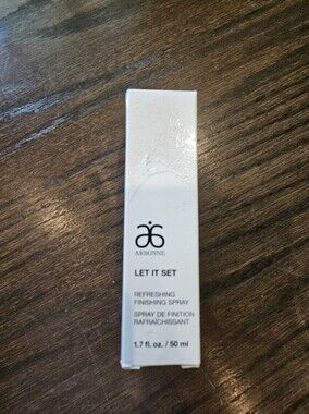 Arbonne Let It Set Refreshing Finishing Spray - White